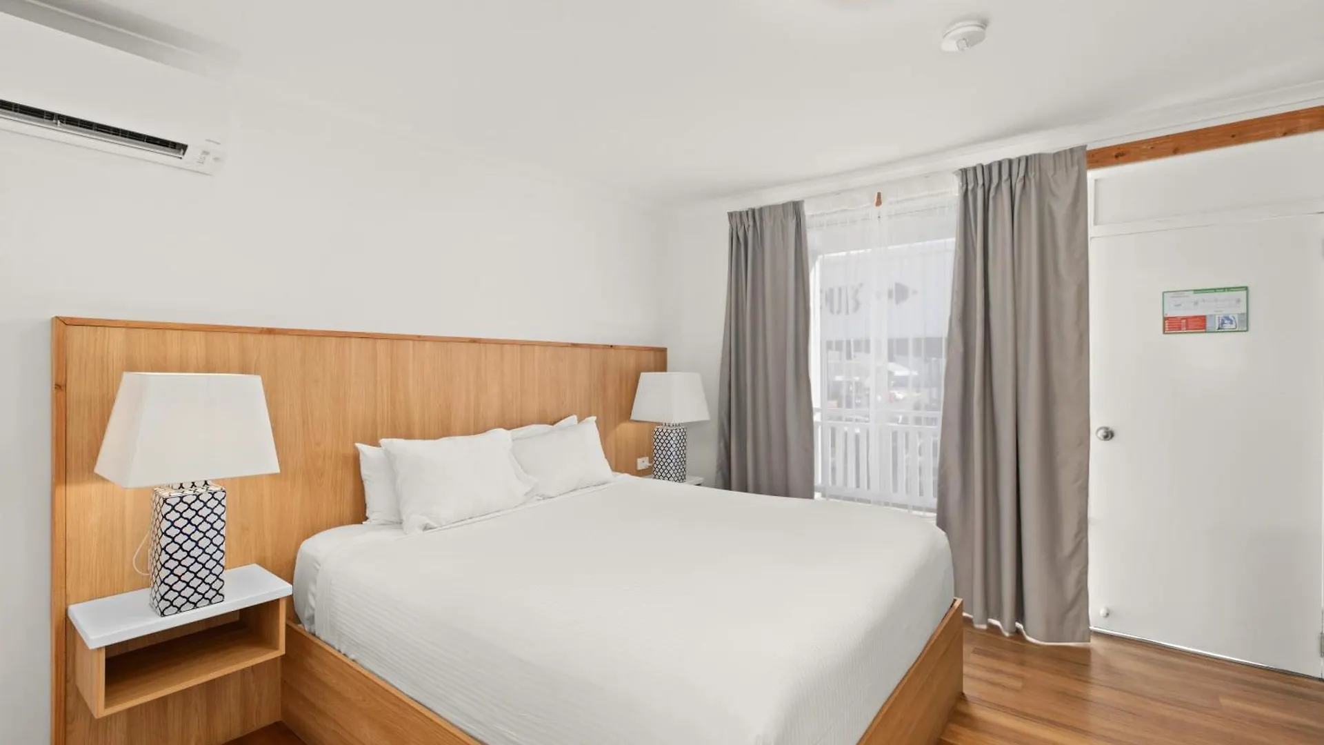 Airlie Beach Hotel  Airlie Beach