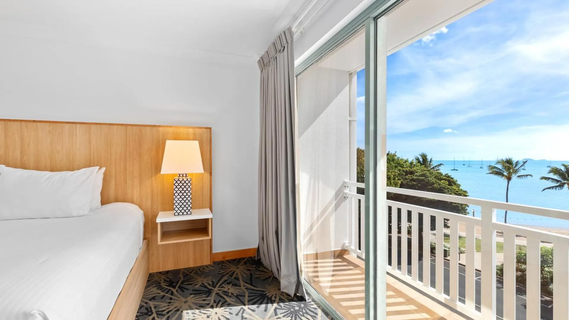 Airlie Beach Hotel Airlie Beach